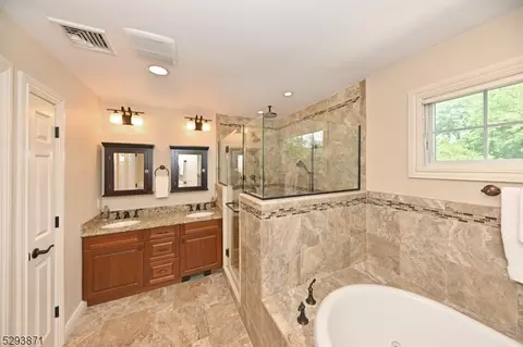 243 N Farview Ave, Paramus, NJ 07652 photo 28