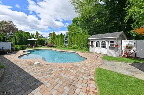 243 N Farview Ave, Paramus, NJ 07652 photo 37