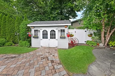 243 N Farview Ave, Paramus, NJ 07652 photo 35