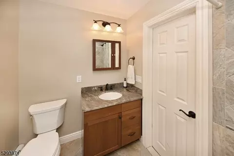 243 N Farview Ave, Paramus, NJ 07652 photo 23