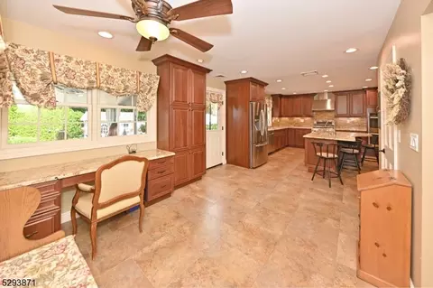 243 N Farview Ave, Paramus, NJ 07652 photo 11