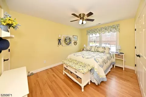 243 N Farview Ave, Paramus, NJ 07652 photo 16