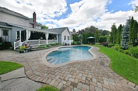 243 N Farview Ave, Paramus, NJ 07652 photo 40