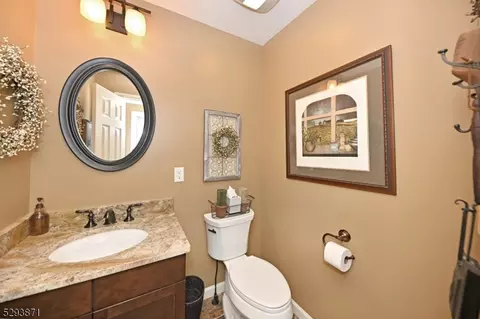 243 N Farview Ave, Paramus, NJ 07652 photo 15
