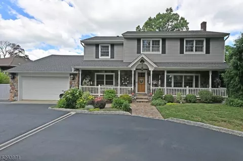 243 N Farview Ave, Paramus, NJ 07652