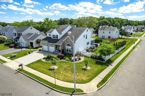 2 Muir Ln, Howell Twp, NJ 07731