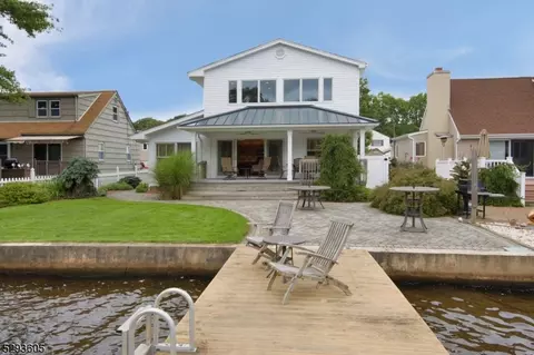 31 Benedict Dr, Jefferson, NJ 07849