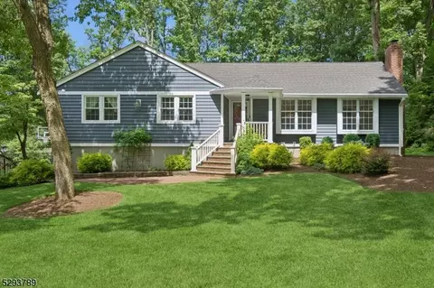 3 Old Farm Rd, Caldwell, NJ 07006
