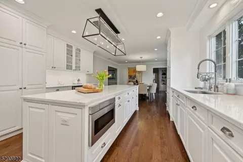 9 Edwards Pl, Millburn Twp, NJ 07078 photo 19