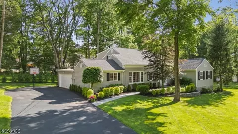 9 Edwards Pl, Millburn Twp, NJ 07078 photo 2
