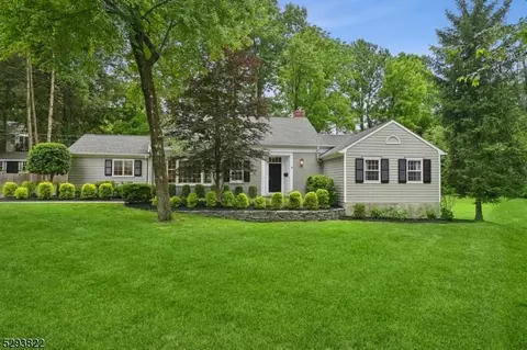 9 Edwards Pl, Millburn Twp, NJ 07078