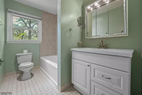 1267 Wald Dr, Plainfield, NJ 07062 photo 20