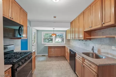 1267 Wald Dr, Plainfield, NJ 07062 photo 11