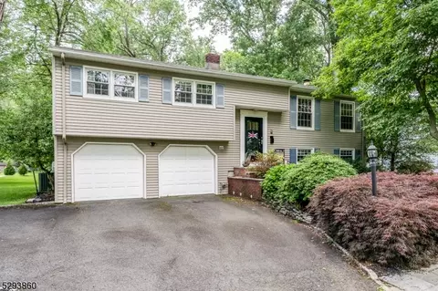 74 Ridgeview Ave, New Providence, NJ 07974