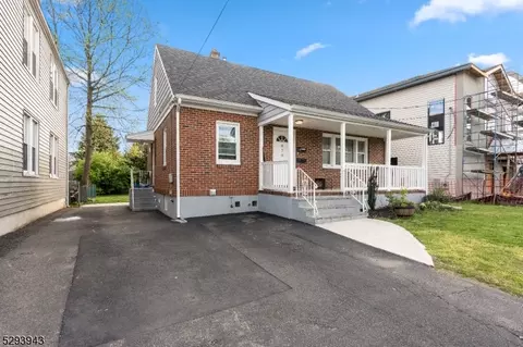 870 Paterson Ave, East Rutherford, NJ 07073