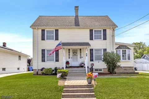 25 Grant St, Woodbridge Twp, NJ 07077