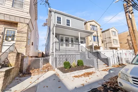 47 Aldine St, Newark, NJ 07112