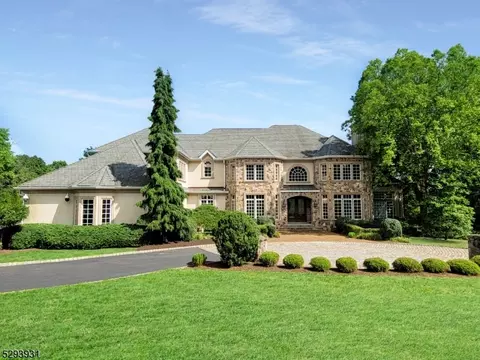 26 Dogwood Dr, Readington Twp, NJ 08889