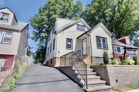 13 Crown St, Newark, NJ 07106