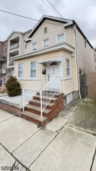 214 South St, Elizabeth, NJ 07202