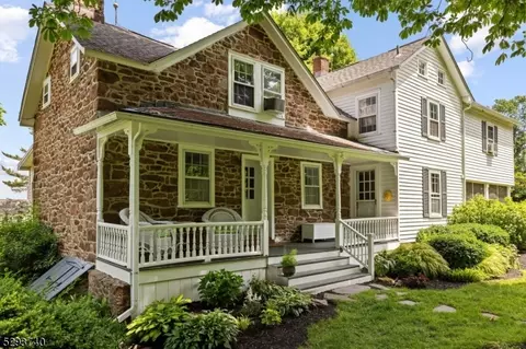 123 Oak Summit Rd, Frenchtown, NJ 08825