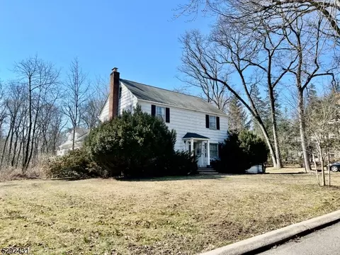 24 Beechway Rd, Mountain Lakes, NJ 07046