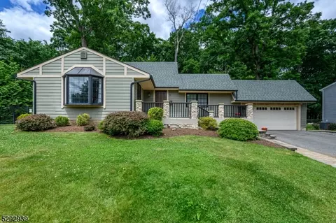 3 Little John Rd, Morris Plains, NJ 07950