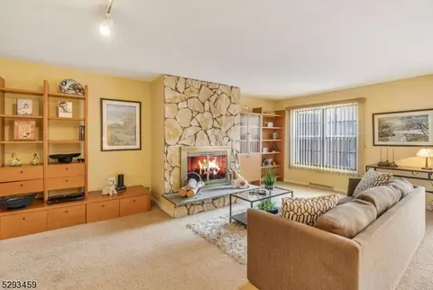 101 C-3 East Oak, Oakland, NJ 07436