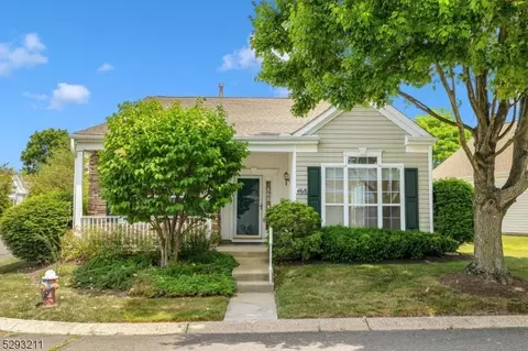 468 Skylark Dr, Monroe Township, NJ 08831