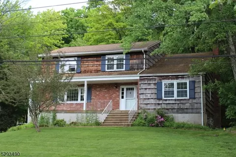 140 Wesley Dr, West Milford, NJ 07480