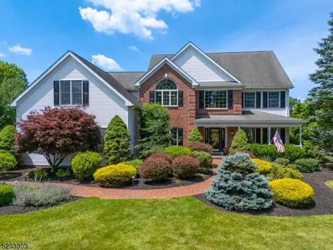 7 Cheshire Ct, Lebanon, NJ 08833