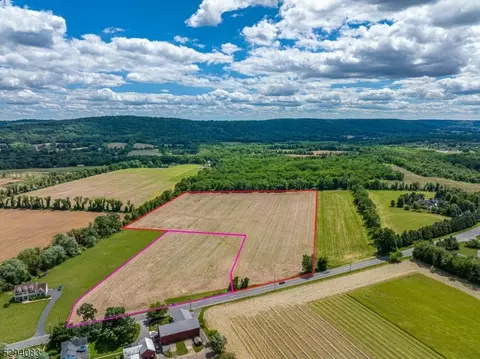 51 W Asbury Anderson Rd, Washington Twp, NJ 08827