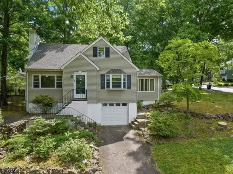 63 Cedarcliffe Dr, Wayne, NJ 07470