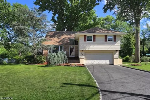 466 Otisco Dr, Westfield, NJ 07090