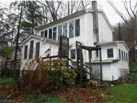 12 Shady Ln, Belvidere, NJ 07823
