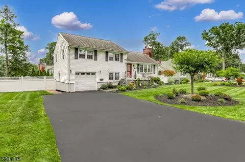 32 Beechwood Dr, Wayne, NJ 07470