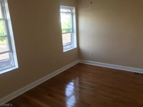 38 3rd St, Newark, NJ 07107 photo 3