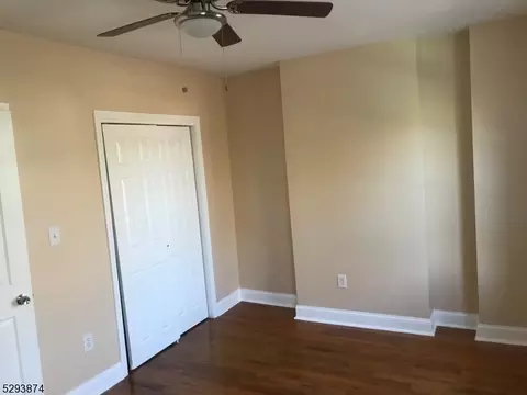 38 3rd St, Newark, NJ 07107 photo 2