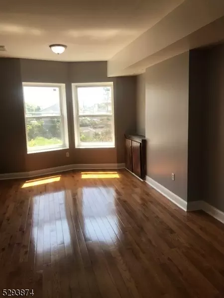 38 3rd St, Newark, NJ 07107 photo 11