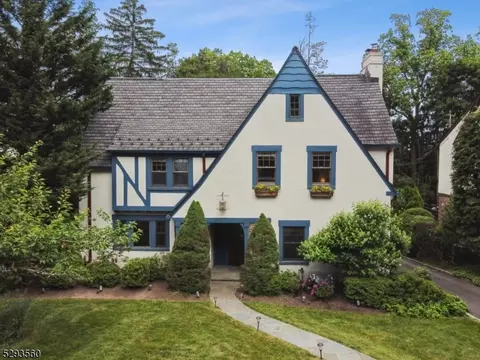 492 Mayhew Ct, South Orange, NJ 07079