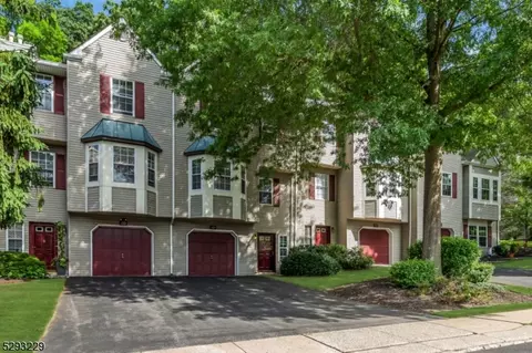 121 Pinehurst Dr, Washington, NJ 07882