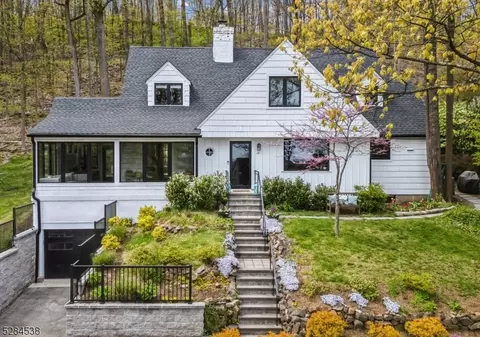 14 Crestwood Dr, Maplewood, NJ 07040