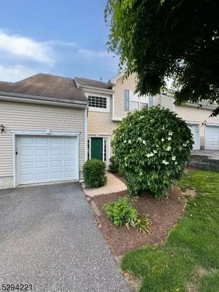 15 Brock Ln, Hackettstown, NJ 07840