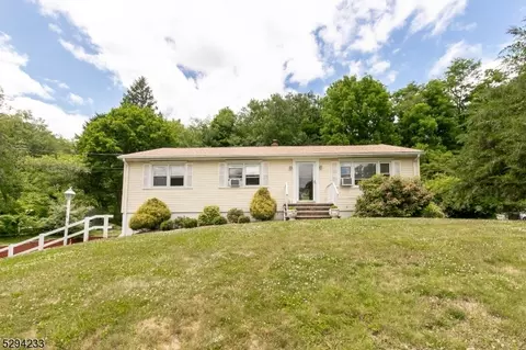 10 Brookside Ave, Hackettstown, NJ 07840
