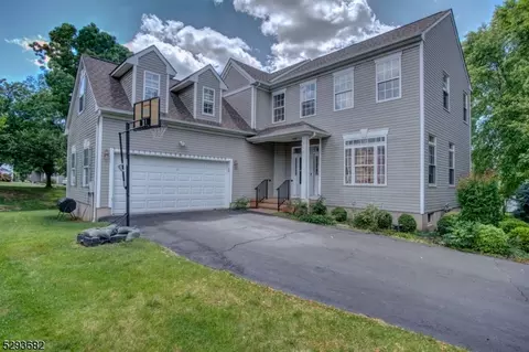 17 Hansom Rd, Bernards, NJ 07920
