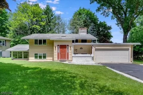 124 Summit Rd, Sparta, NJ 07871