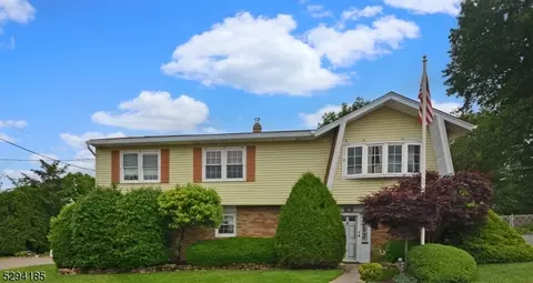 12 Niader Ct, Clifton, NJ 07012