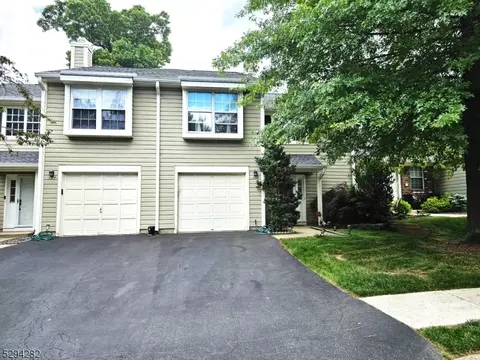 178 Hyde Park Rd, Franklin Twp, NJ 08873