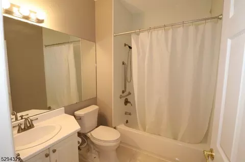 708 Brittany Dr #708, Wayne, NJ 07470 photo 12