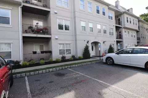 708 Brittany Dr #708, Wayne, NJ 07470 photo 3